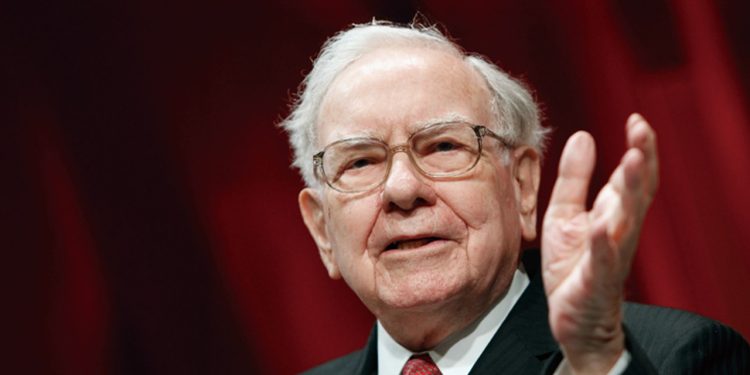 ウォーレン・バフェットが“巨額の現金”を積み上げる理由｜なぜ今、現金比率が過去最大なのか